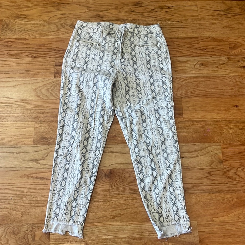 Lelis Collection snakeskin jeans with zipper pockets!